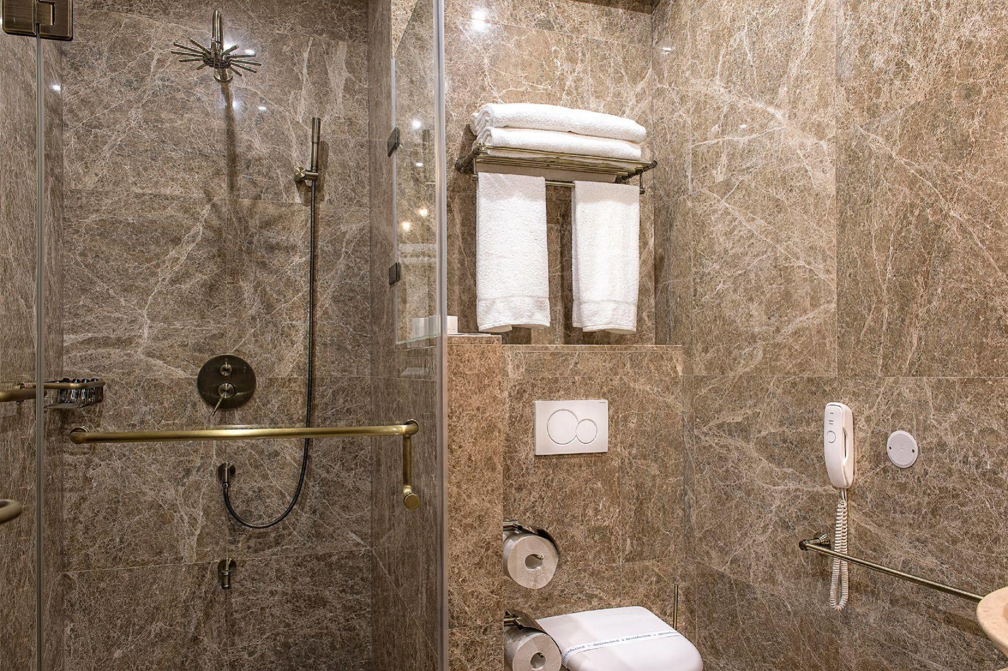 Villa Plaza Boutique Hotel & Spa Прешов Экстерьер фото
