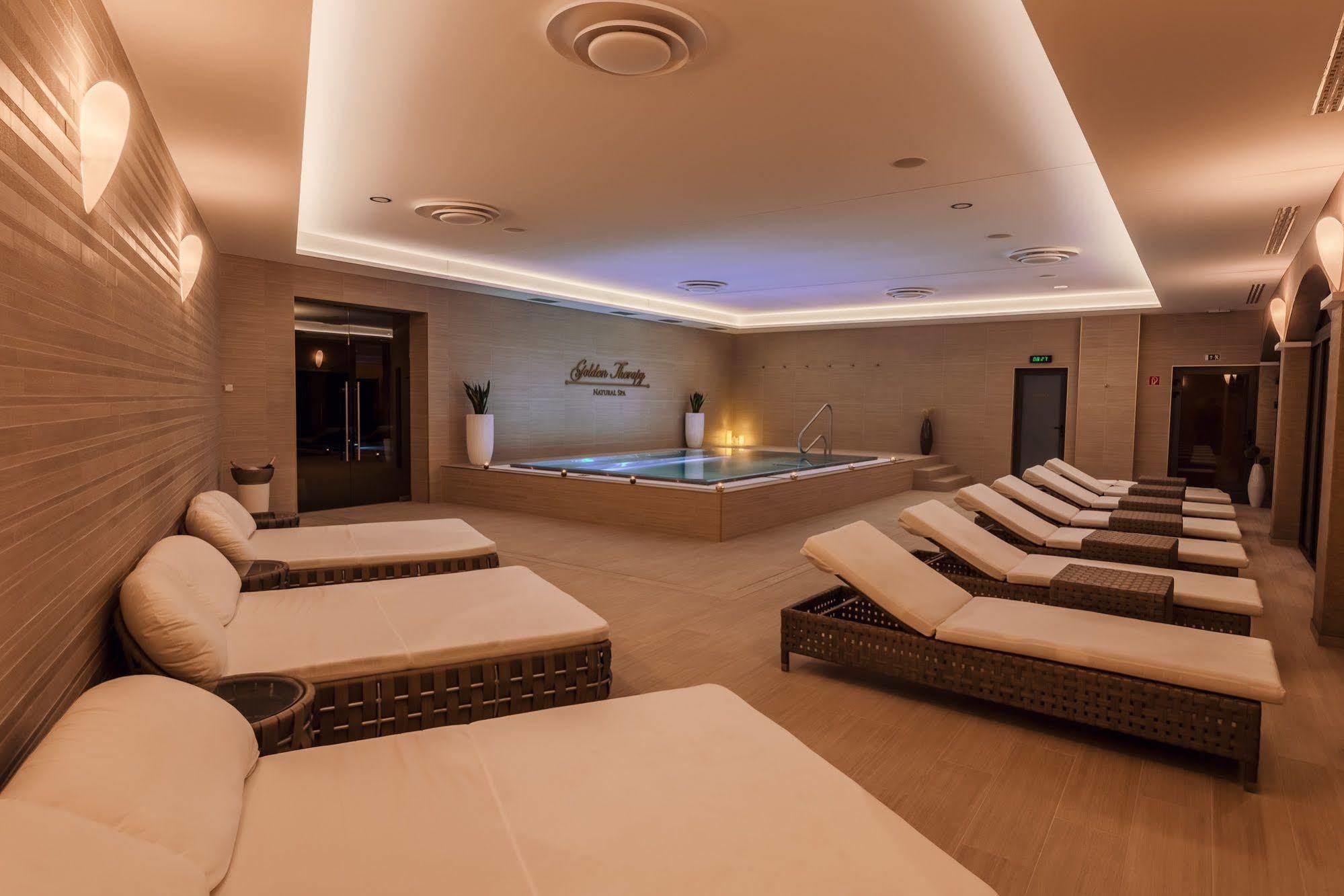 Villa Plaza Boutique Hotel & Spa Прешов Экстерьер фото