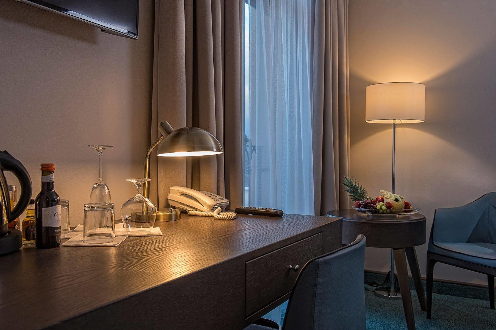 Villa Plaza Boutique Hotel & Spa Прешов Экстерьер фото